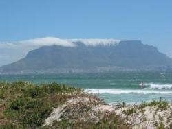 Kapstadt mit Tafelberg vom Blouberg Strand her gesehen